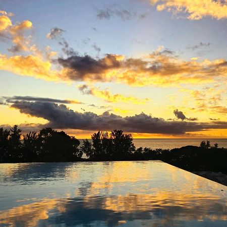 Luxury Penthouse With Infinity Pool & Stunning Sea View Apartment Flic en Flac Exterior photo